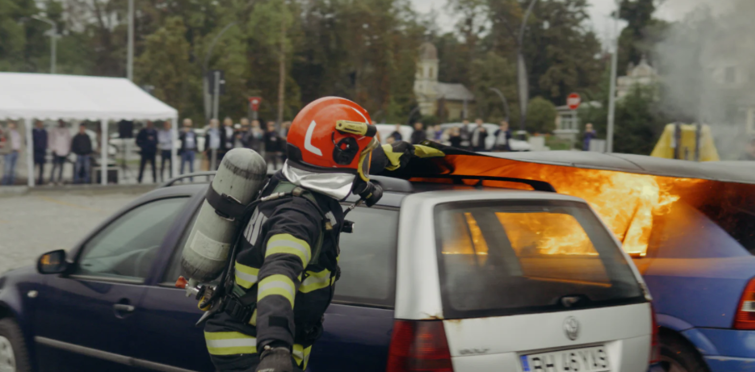 Bridgehill Demonstrates Pro X Car Fire Blanket In Romania
